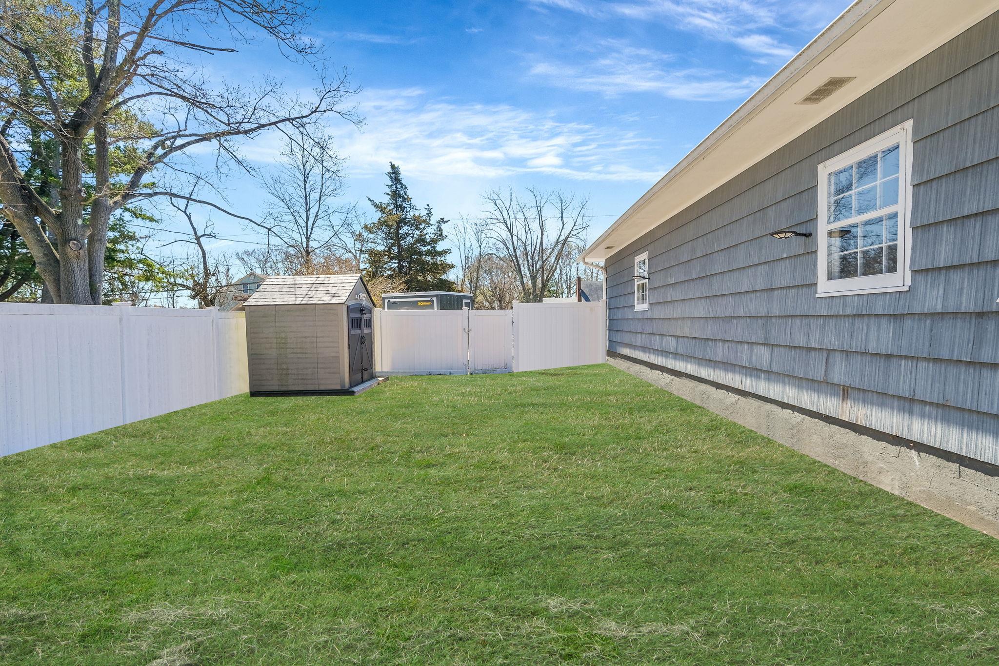 Single Family Beaverdam  Suffolk County, NY 11751, MLS-849350-31