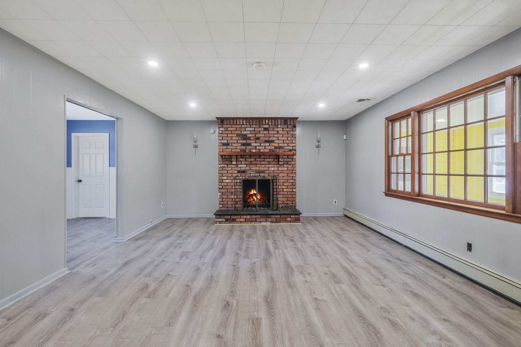 Single Family Beaverdam  Suffolk County, NY 11751, MLS-849350-5