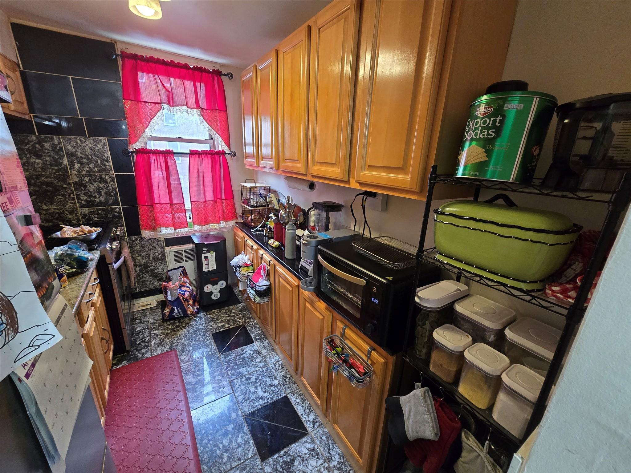 Coop Thieriot  Bronx, NY 10460, MLS-849394-5