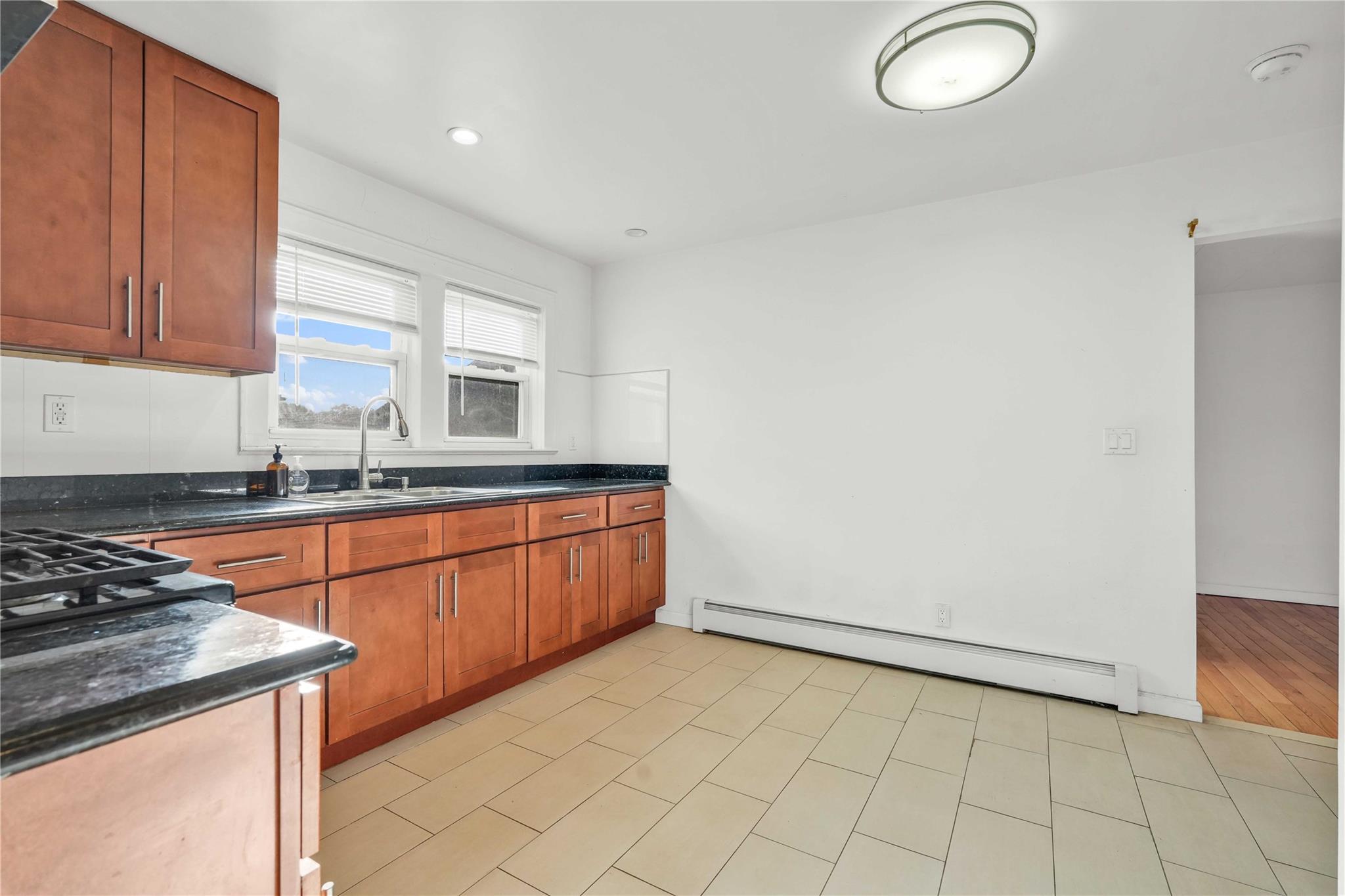 Apartment Parsons  Queens, NY 11355, MLS-849411-17