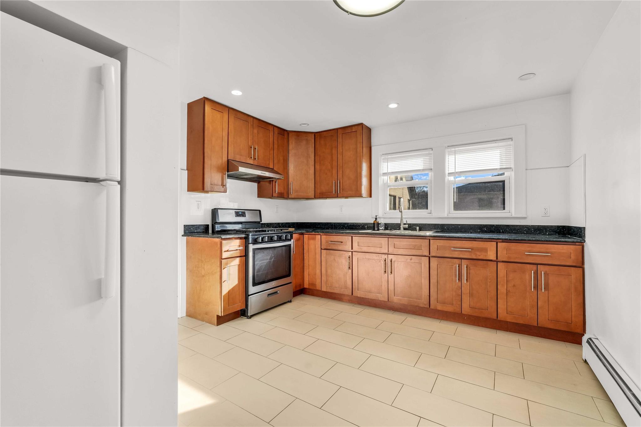 Apartment Parsons  Queens, NY 11355, MLS-849411-18