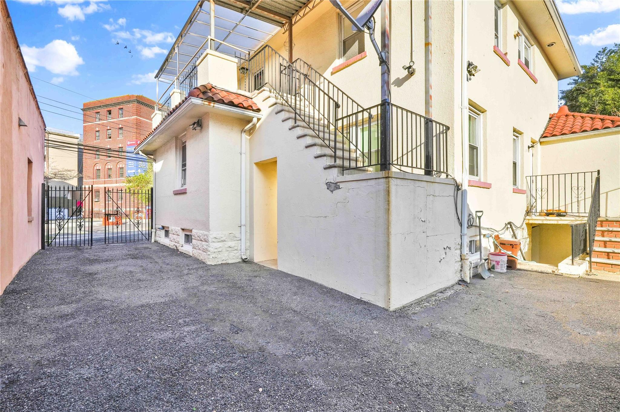 Apartment Parsons  Queens, NY 11355, MLS-849411-3