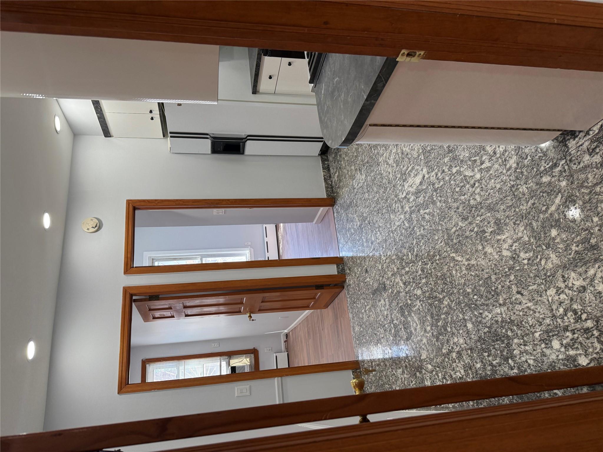 Apartment in New York - 75th  Queens, NY 11379