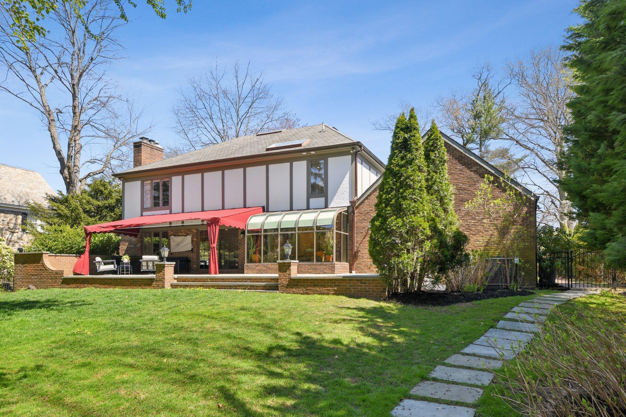 Single Family Westbury  Nassau County, NY 11530, MLS-849432-36