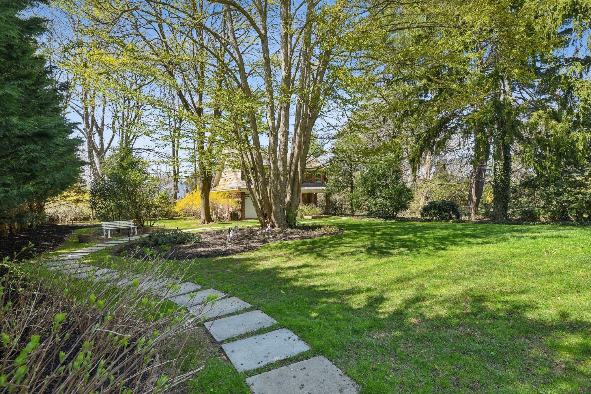 Single Family Westbury  Nassau County, NY 11530, MLS-849432-37