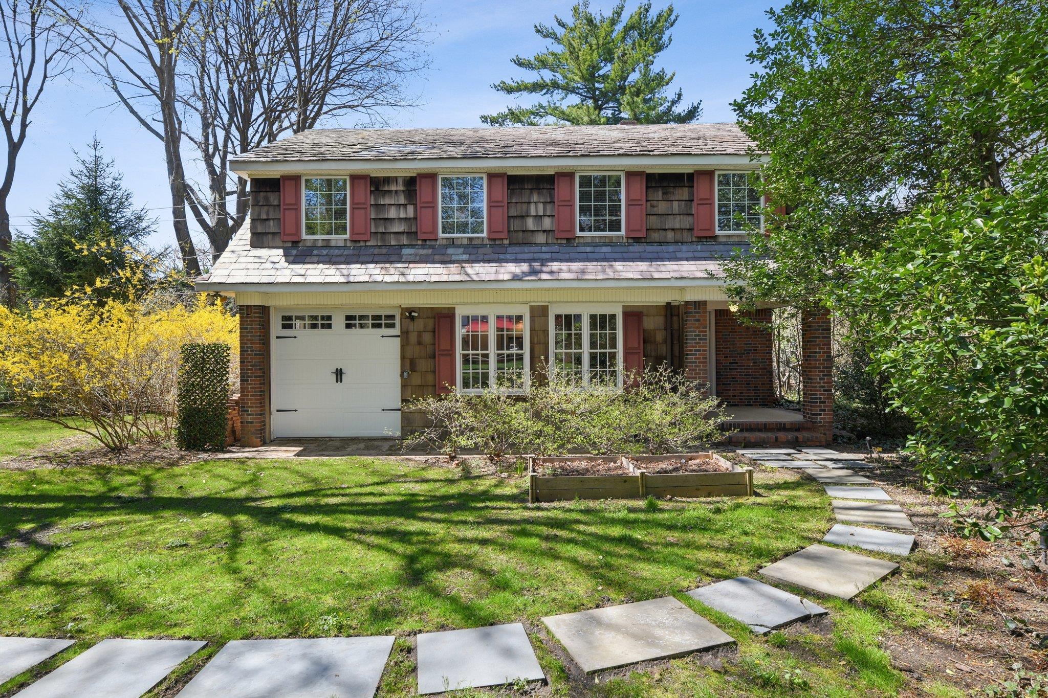 Single Family Westbury  Nassau County, NY 11530, MLS-849432-38