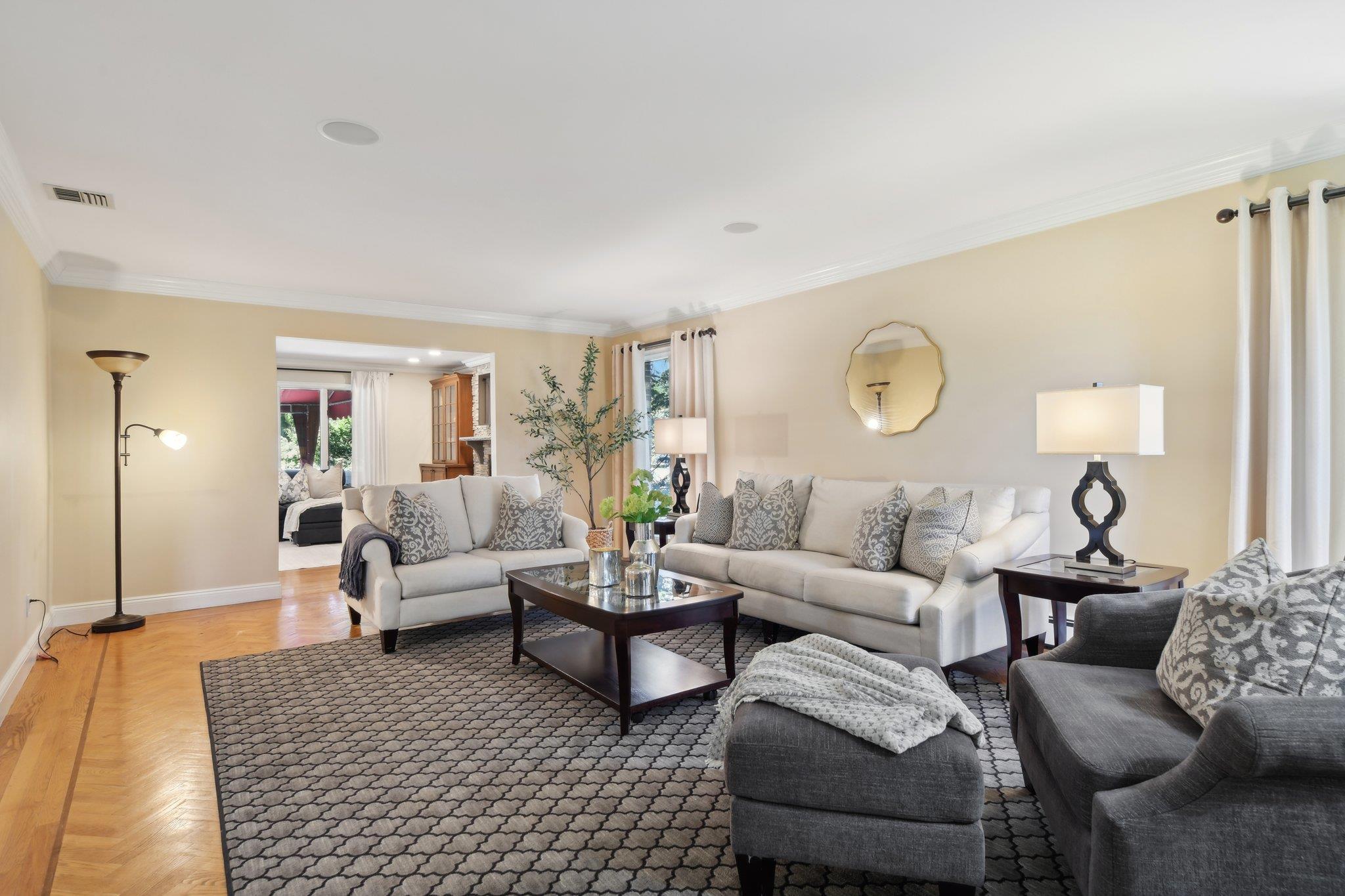 Single Family Westbury  Nassau County, NY 11530, MLS-849432-4