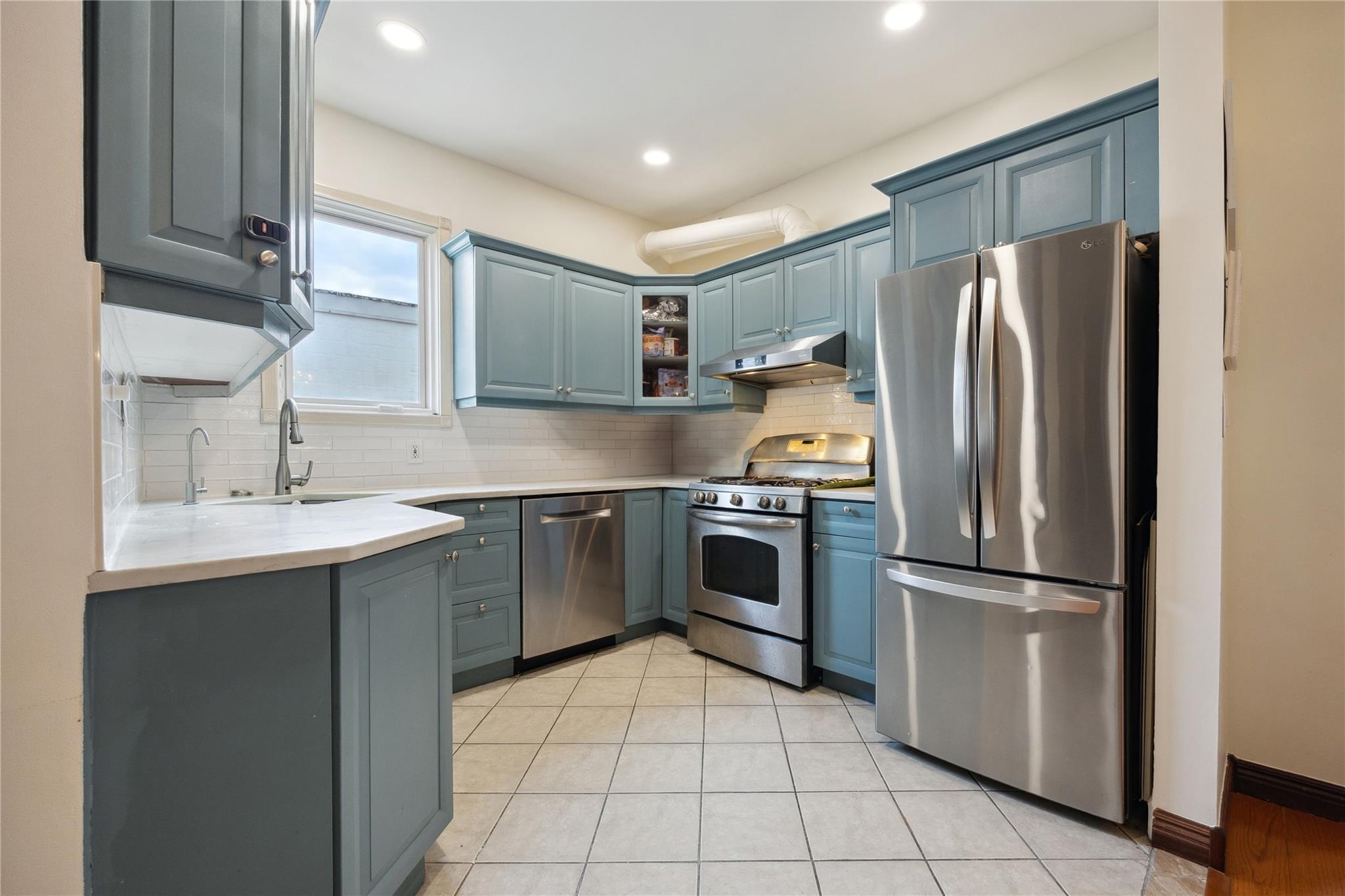 Single Family Fresh Meadow  Queens, NY 11365, MLS-849443-7