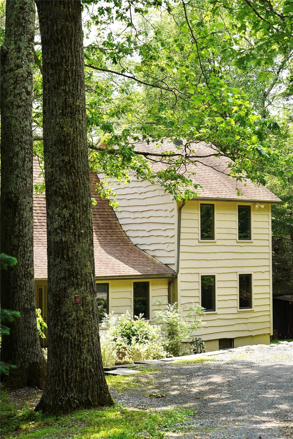 Single Family Silver Hollow  Ulster County, NY 12495, MLS-849460-4