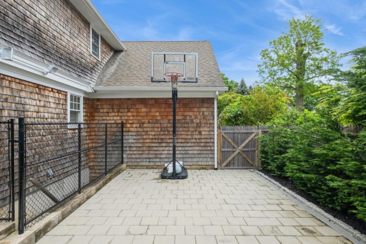 Single Family Hilltop  Nassau County, NY 11709, MLS-849473-4