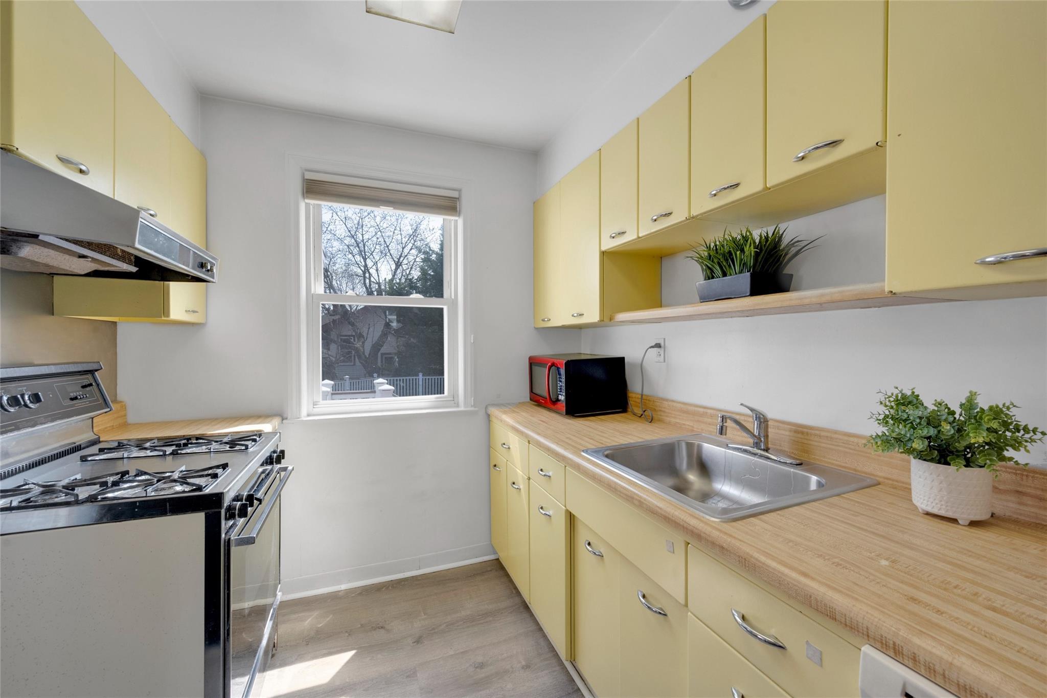 Single Family Earley  Bronx, NY 10464, MLS-849487-11