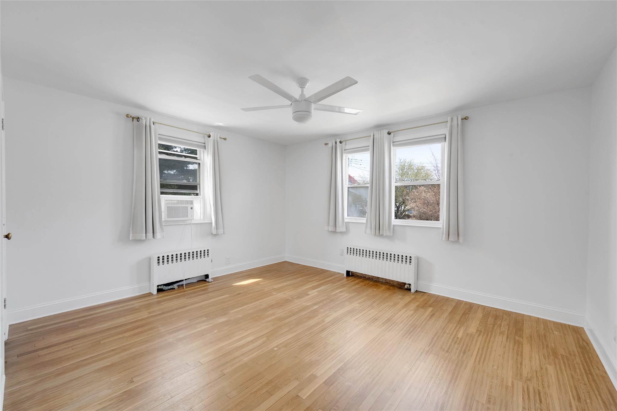 Single Family Earley  Bronx, NY 10464, MLS-849487-14