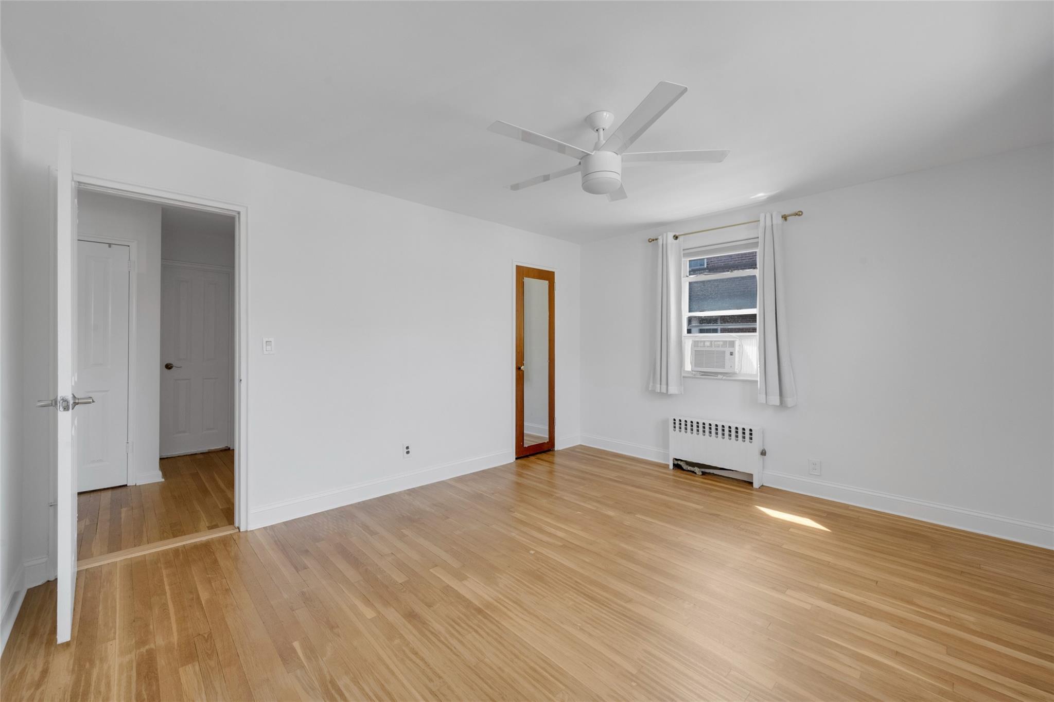 Single Family Earley  Bronx, NY 10464, MLS-849487-15