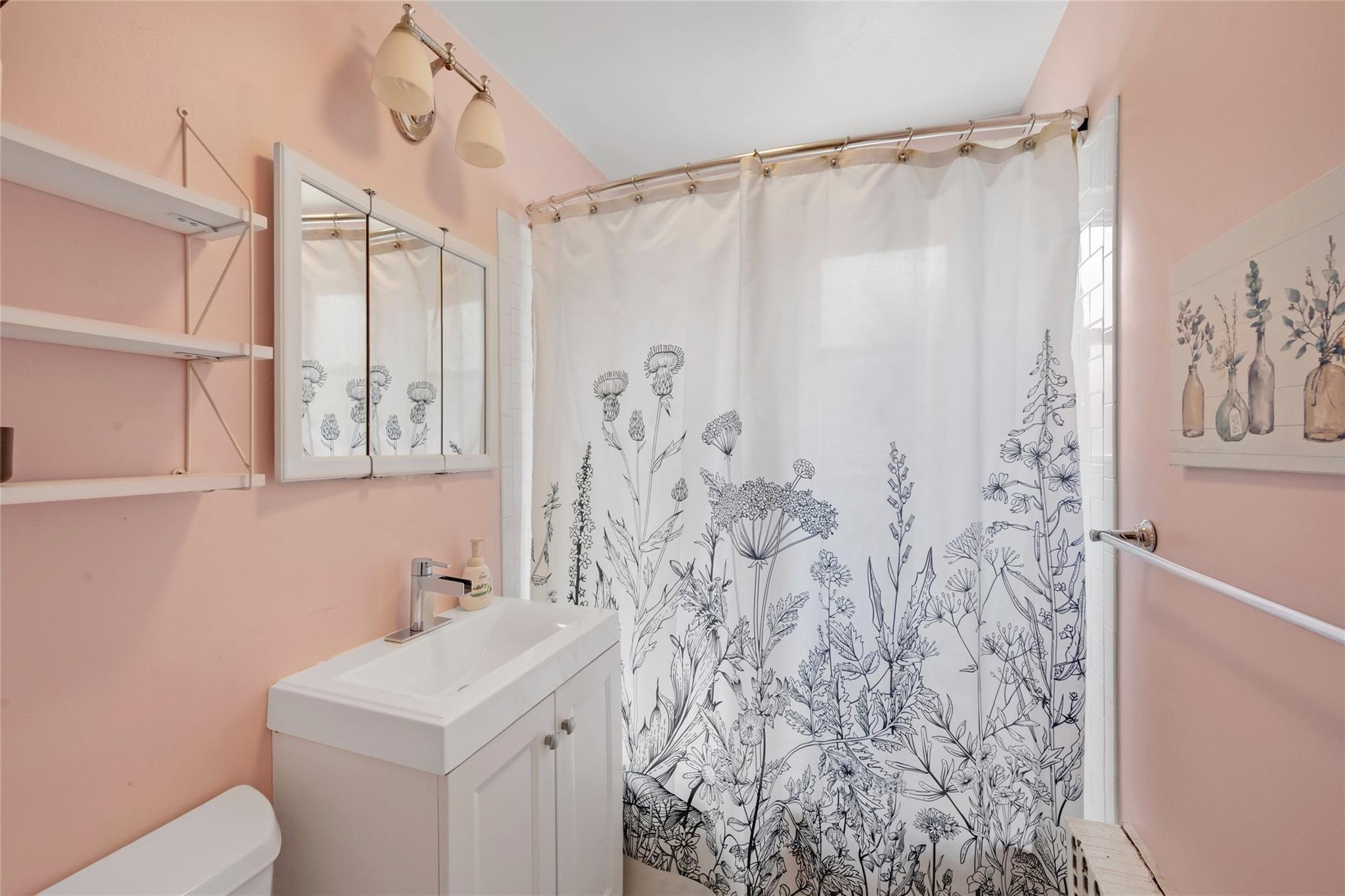 Single Family Earley  Bronx, NY 10464, MLS-849487-18