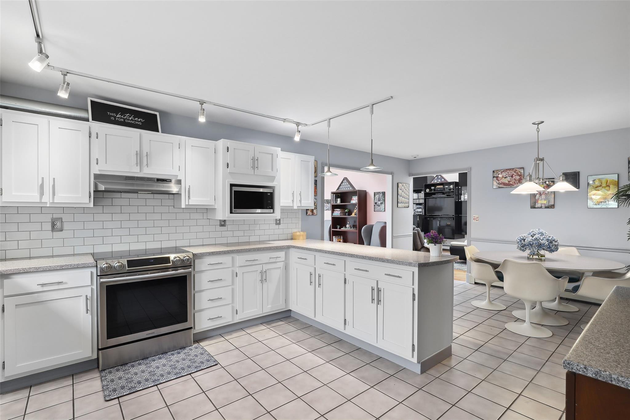 Single Family Cross  Westchester County, NY 10567, MLS-849504-11