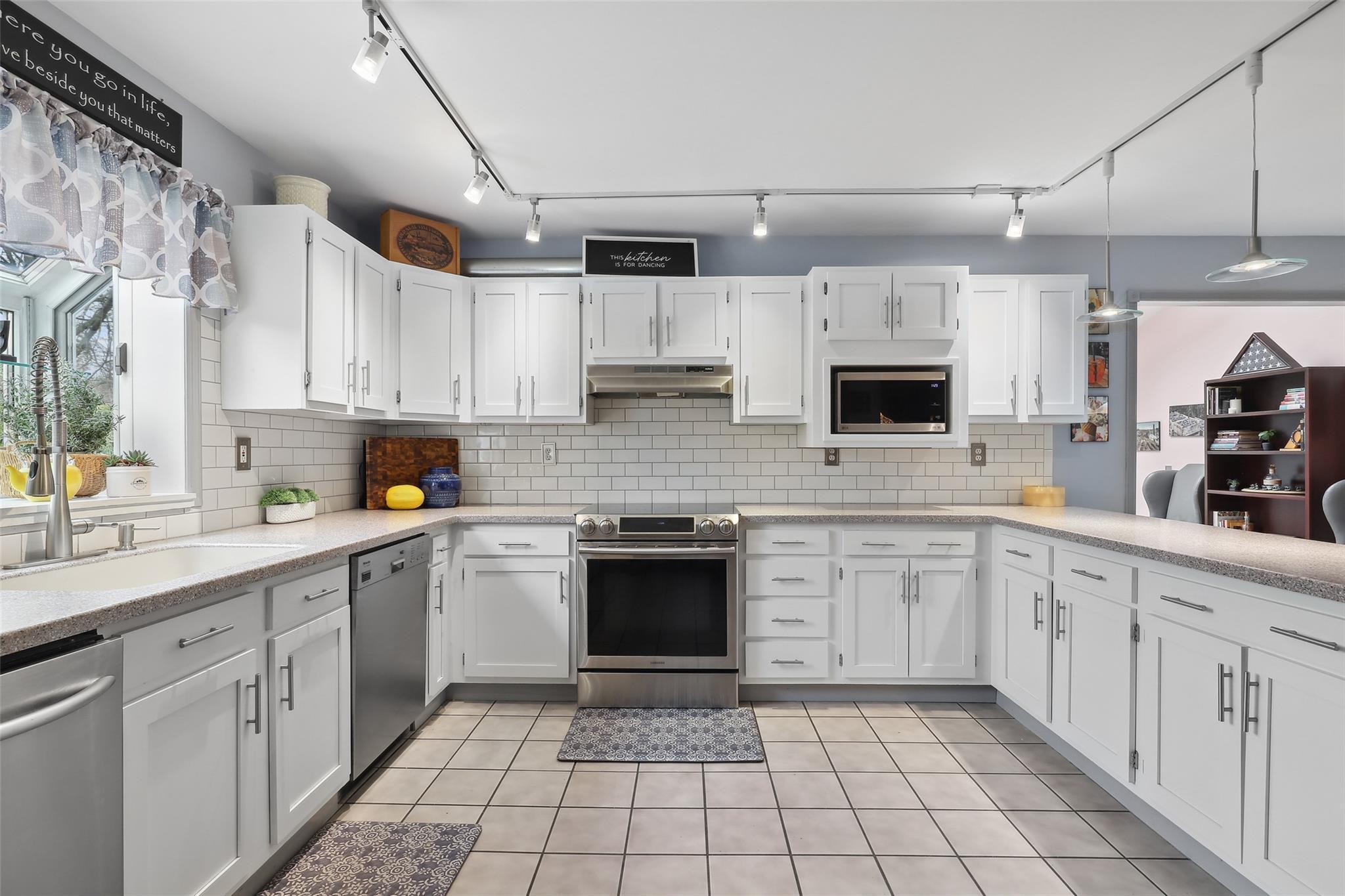 Single Family Cross  Westchester County, NY 10567, MLS-849504-8