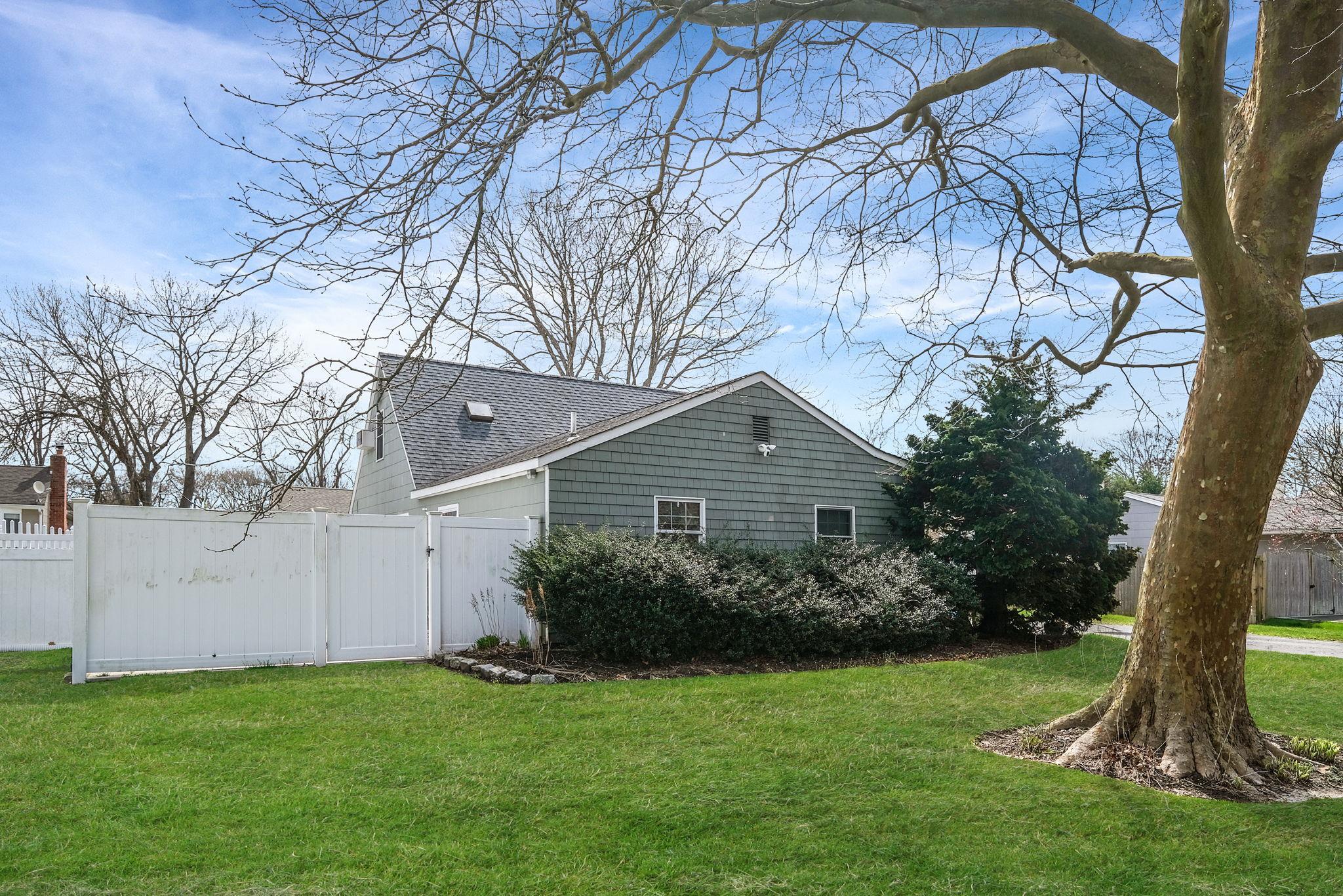Single Family Bayport  Suffolk County, NY 11705, MLS-849544-5