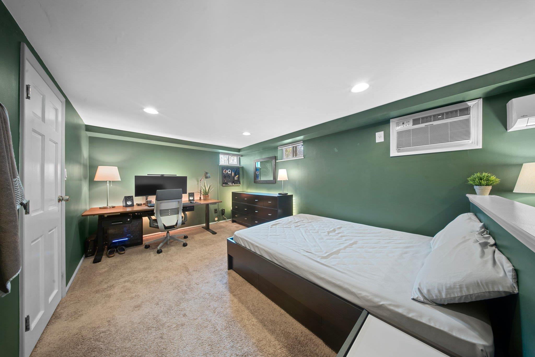 Single Family Lee  Nassau County, NY 11507, MLS-849549-34