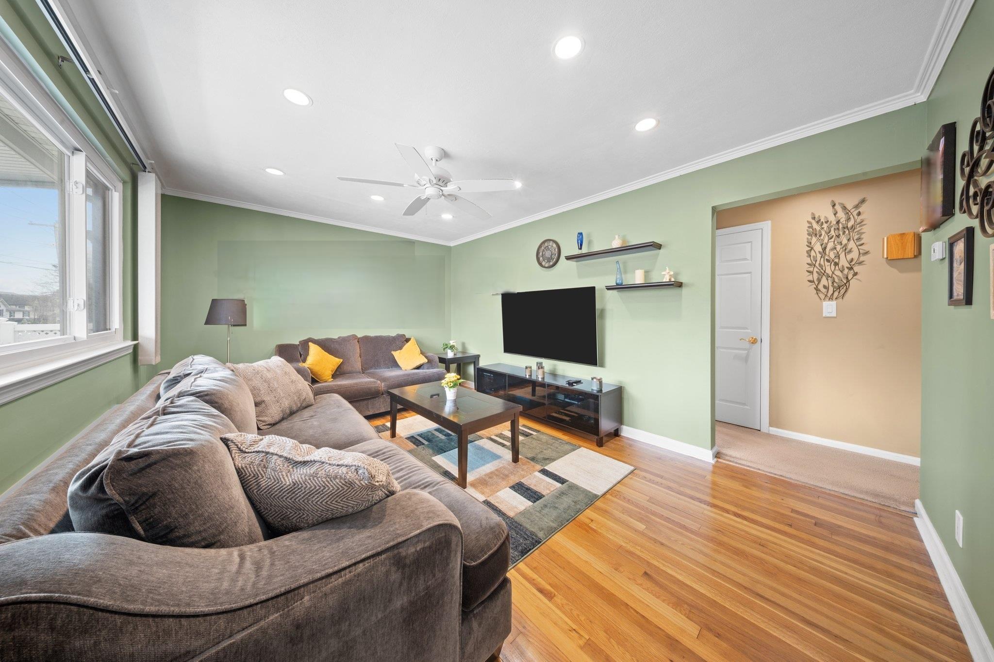 Single Family Lee  Nassau County, NY 11507, MLS-849549-4