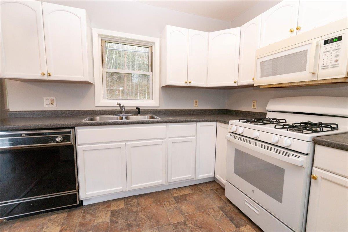 Single Family Sackett Lake  Sullivan County, NY 12701, MLS-849555-4