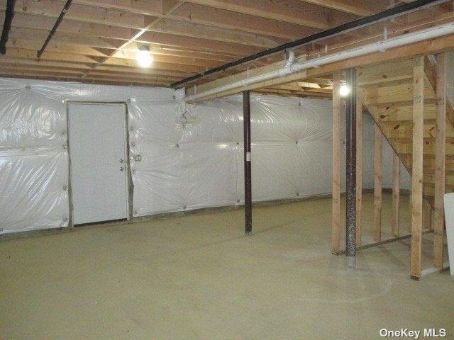Single Family Bourdois  Suffolk County, NY 11713, MLS-849598-24