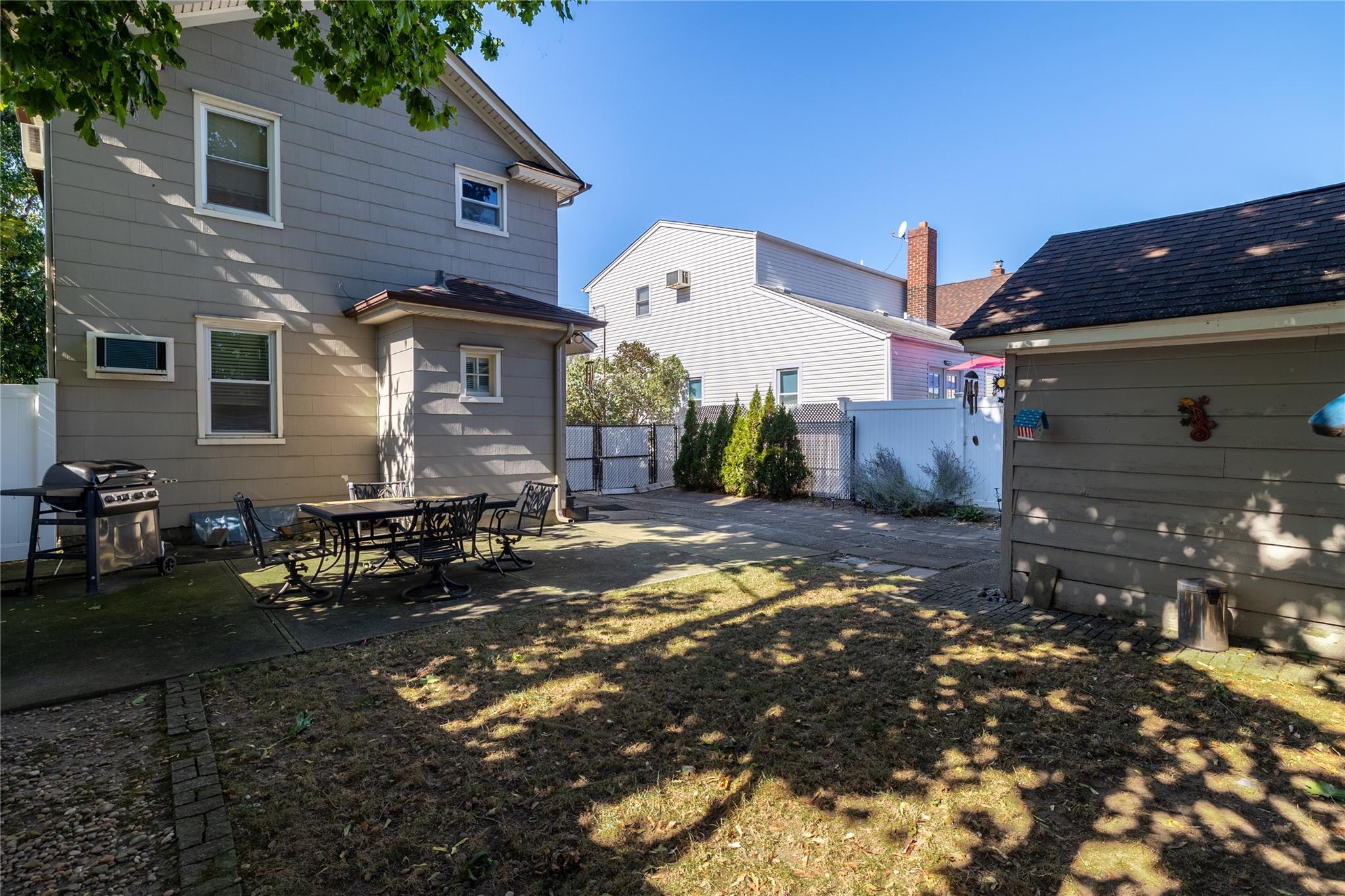 Single Family Cumberland  Nassau County, NY 11570, MLS-849600-23