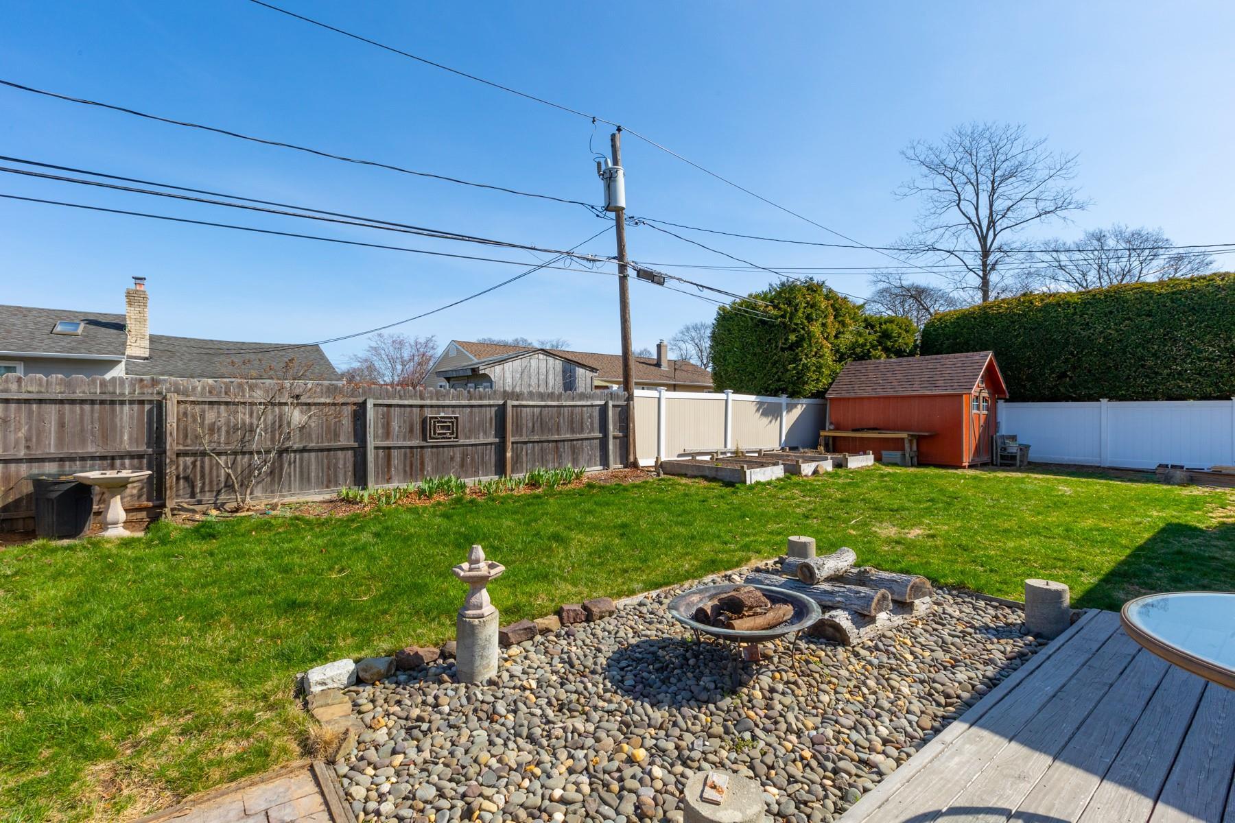 Single Family Windsor  Suffolk County, NY 11751, MLS-849618-21