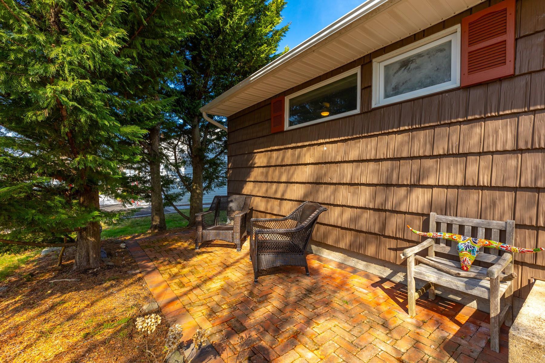 Single Family Windsor  Suffolk County, NY 11751, MLS-849618-23