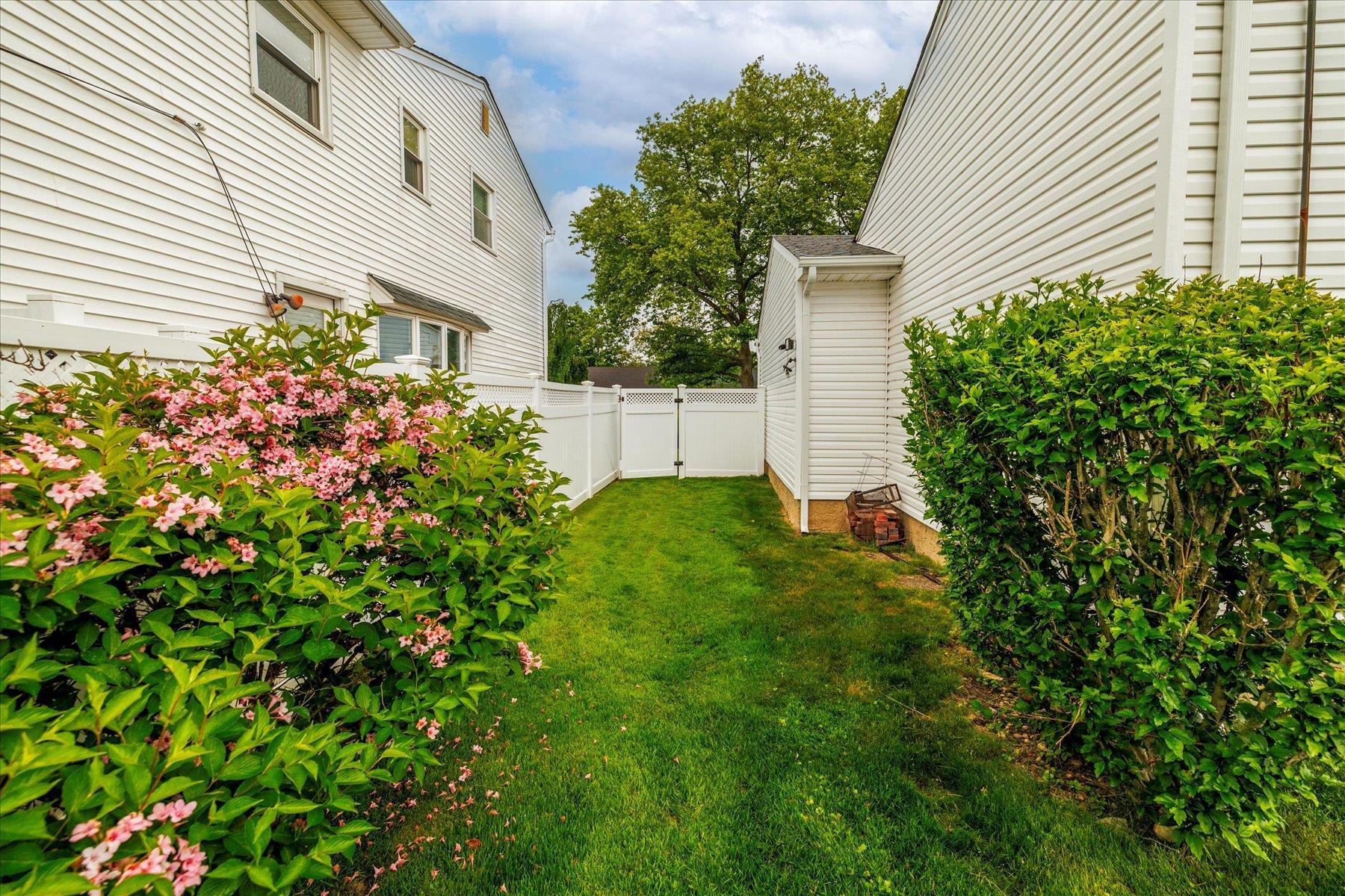 Single Family Derby  Nassau County, NY 11510, MLS-849692-41