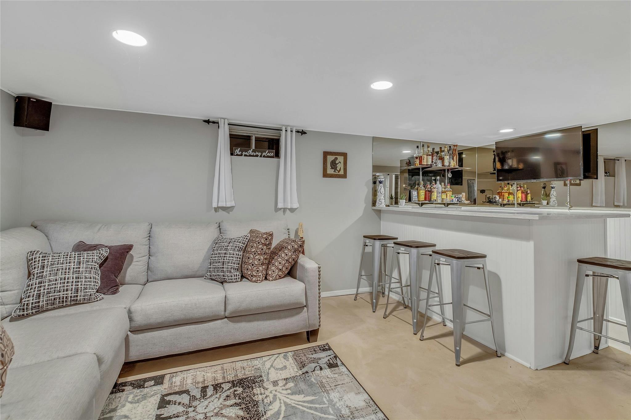 Single Family Rolling Hill  Suffolk County, NY 11946, MLS-849708-23