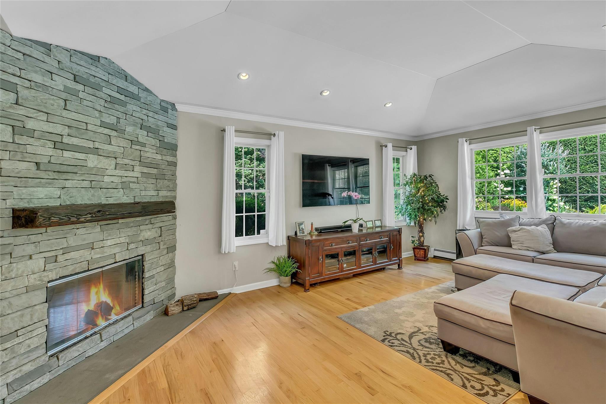 Single Family Rolling Hill  Suffolk County, NY 11946, MLS-849708-8