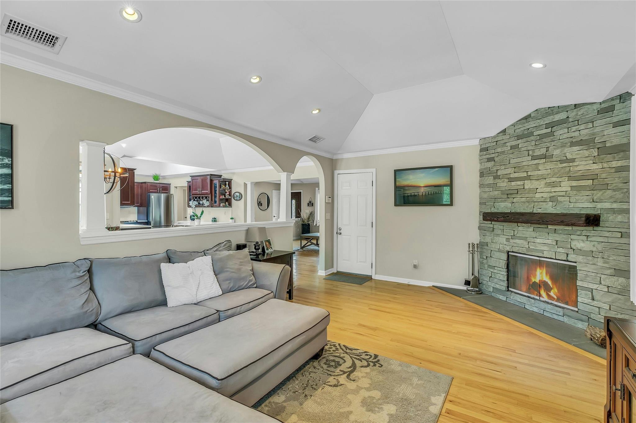 Single Family Rolling Hill  Suffolk County, NY 11946, MLS-849708-9