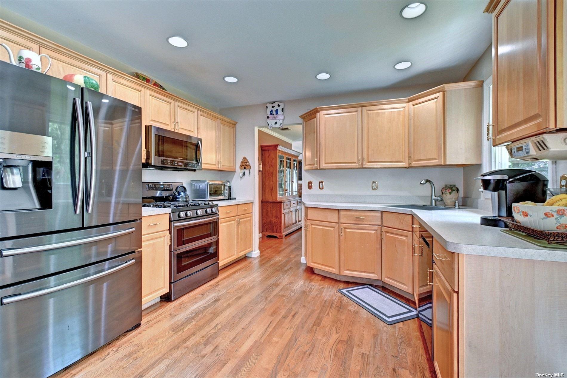 Single Family Woods  Suffolk County, NY 11792, MLS-849734-12