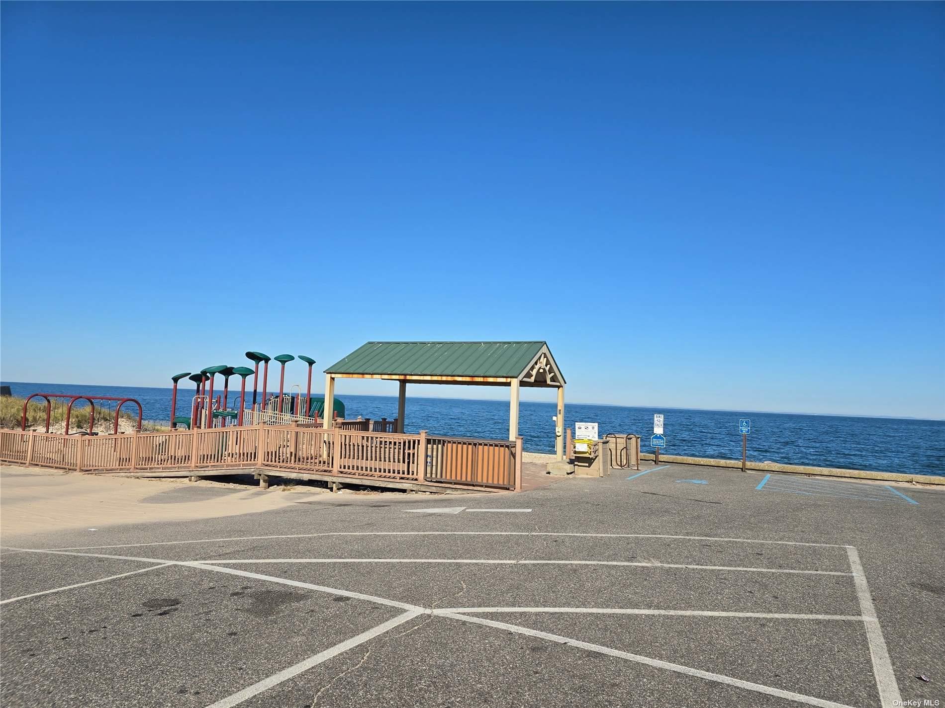 Single Family Woods  Suffolk County, NY 11792, MLS-849734-32