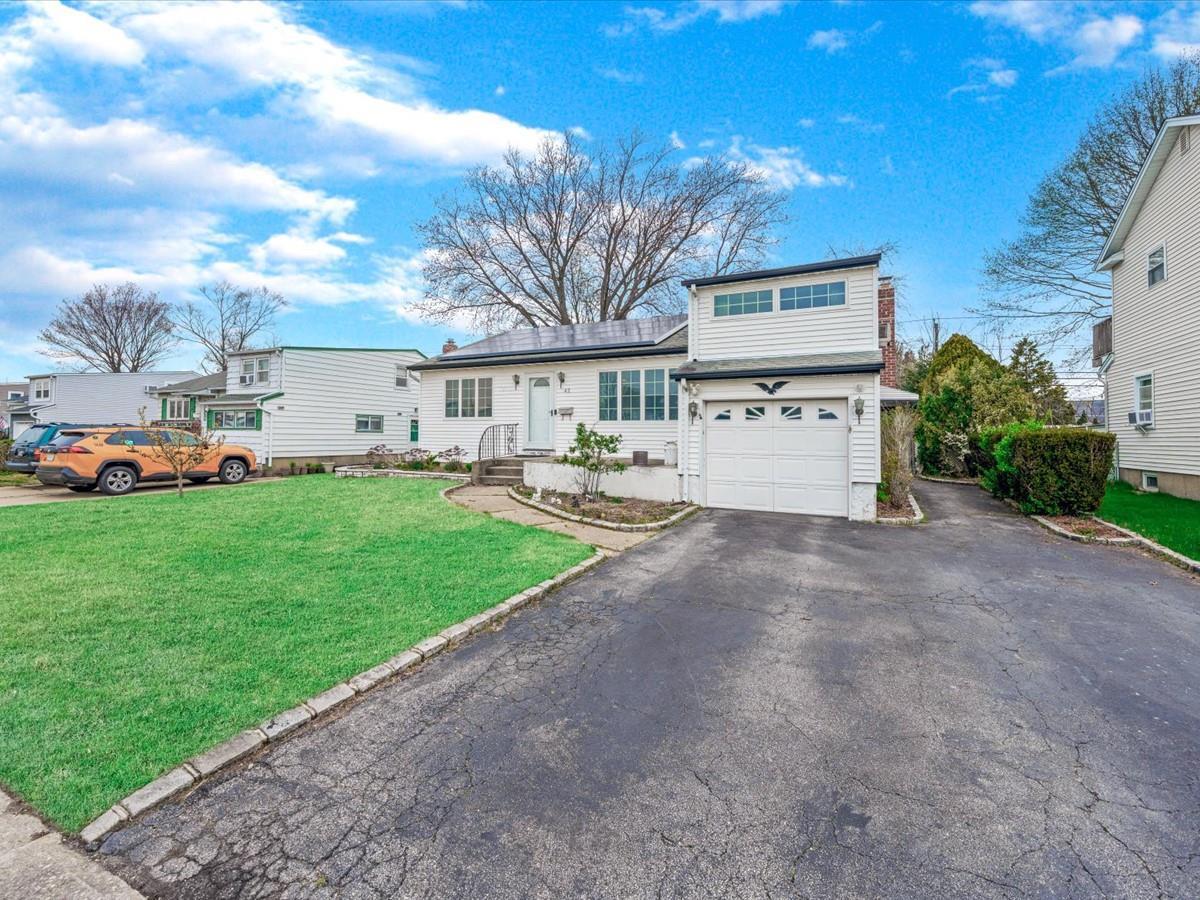 Single Family Elliot  Nassau County, NY 11801, MLS-849747-2