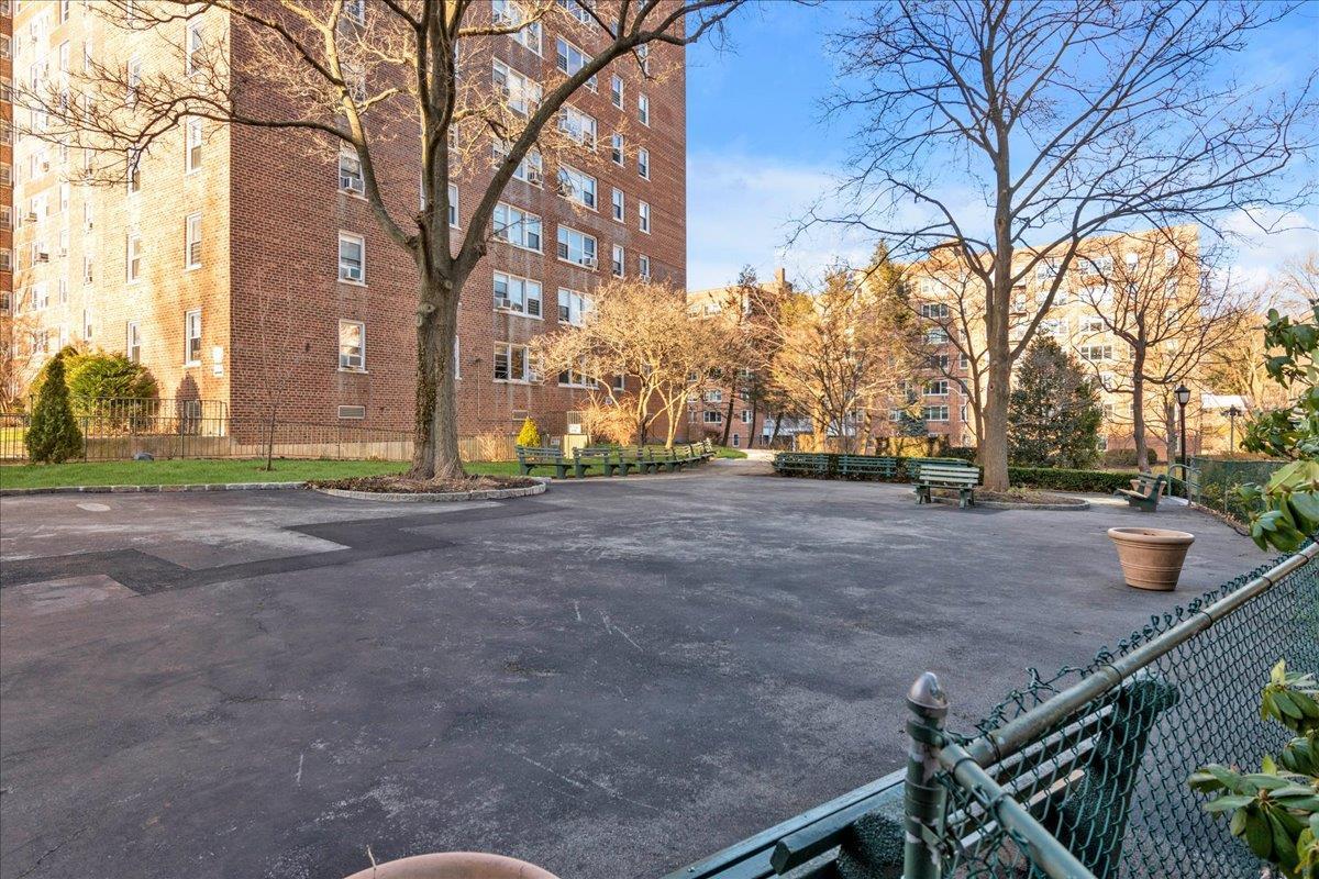 Coop Knolls  Bronx, NY 10463, MLS-849752-12