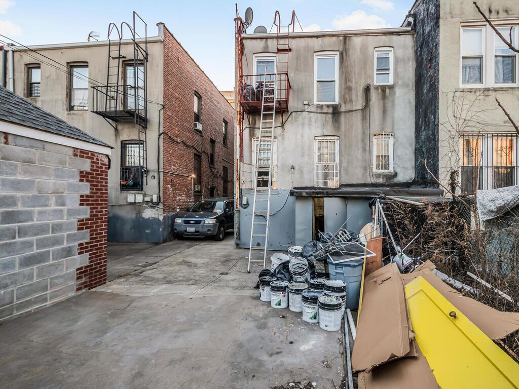 Single Family 94th  Brooklyn, NY 11236, MLS-849757-25