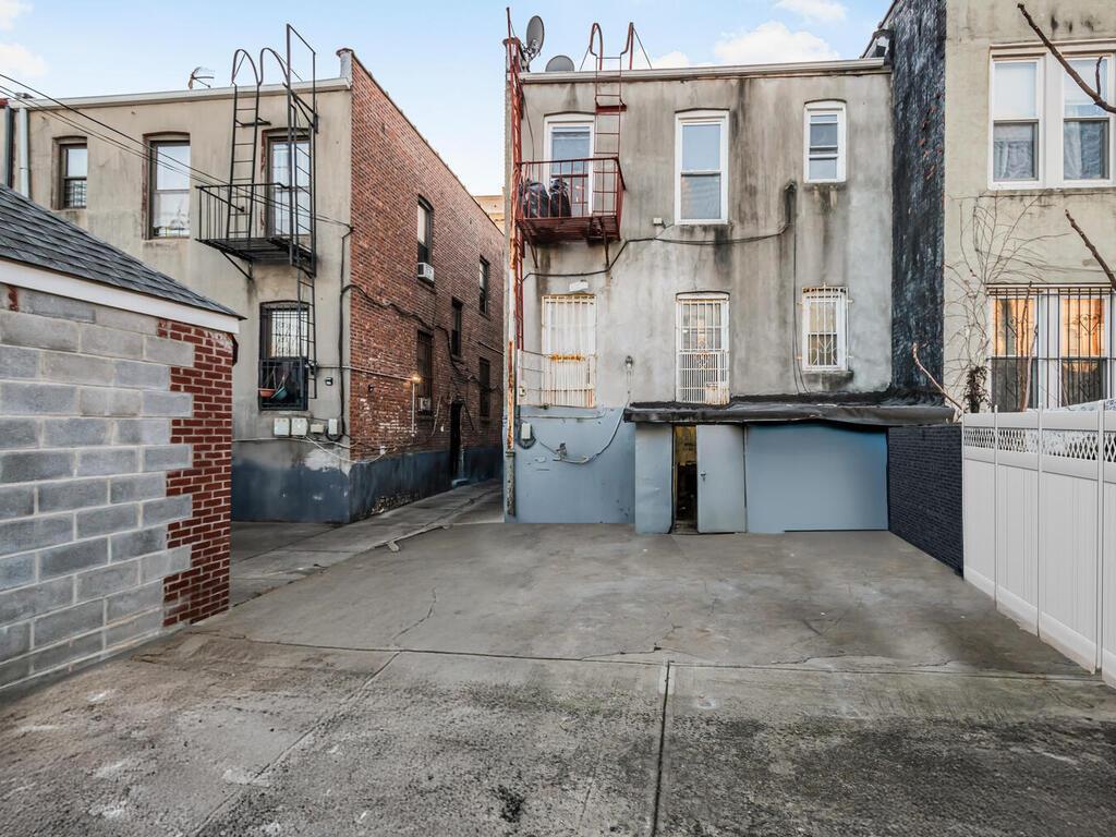 Single Family 94th  Brooklyn, NY 11236, MLS-849757-28