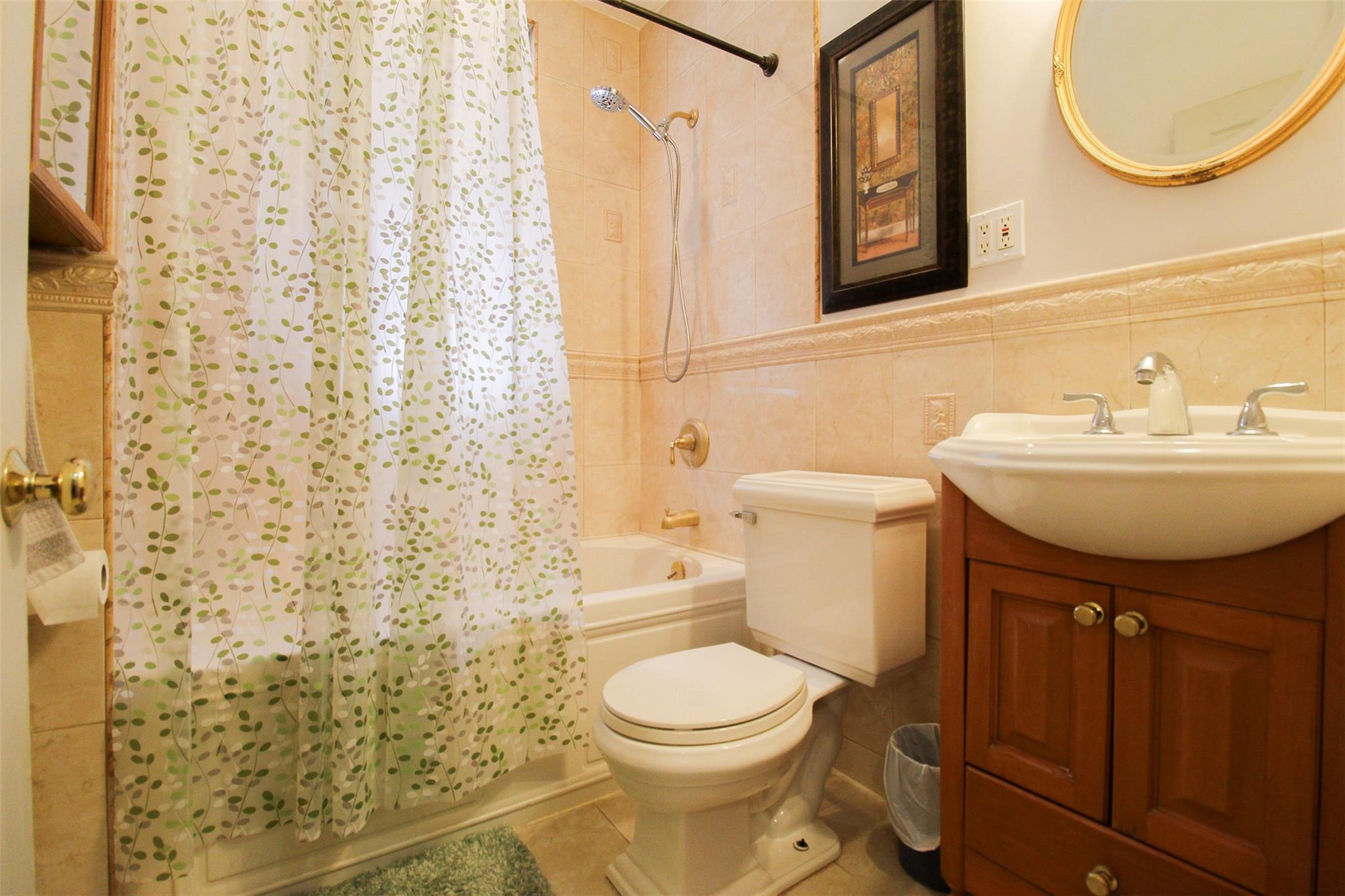 Single Family Hollywood  Bronx, NY 10465, MLS-849760-13