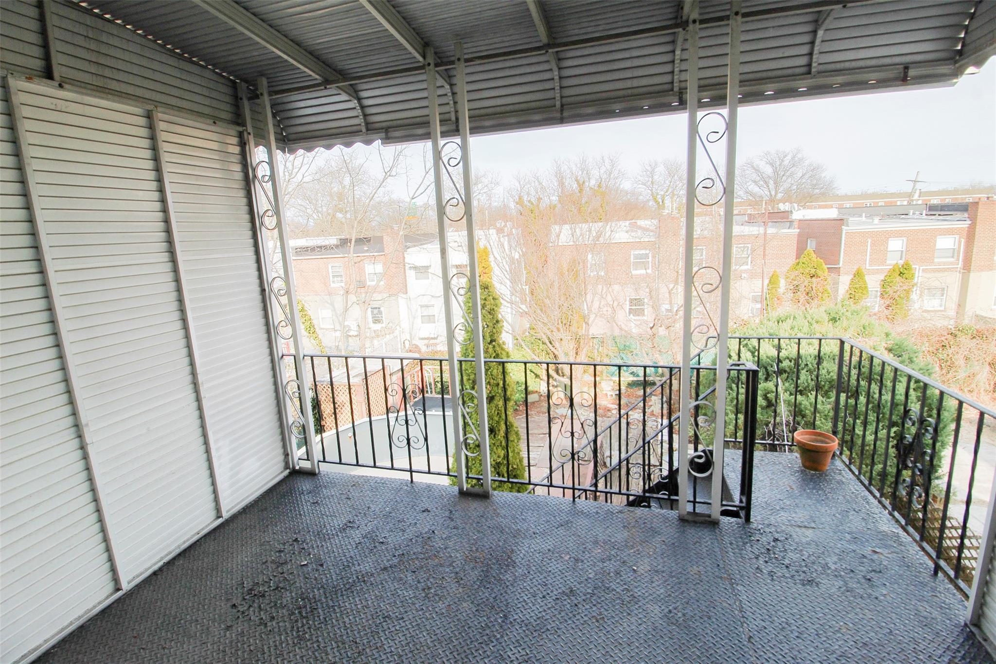 Single Family Hollywood  Bronx, NY 10465, MLS-849760-22