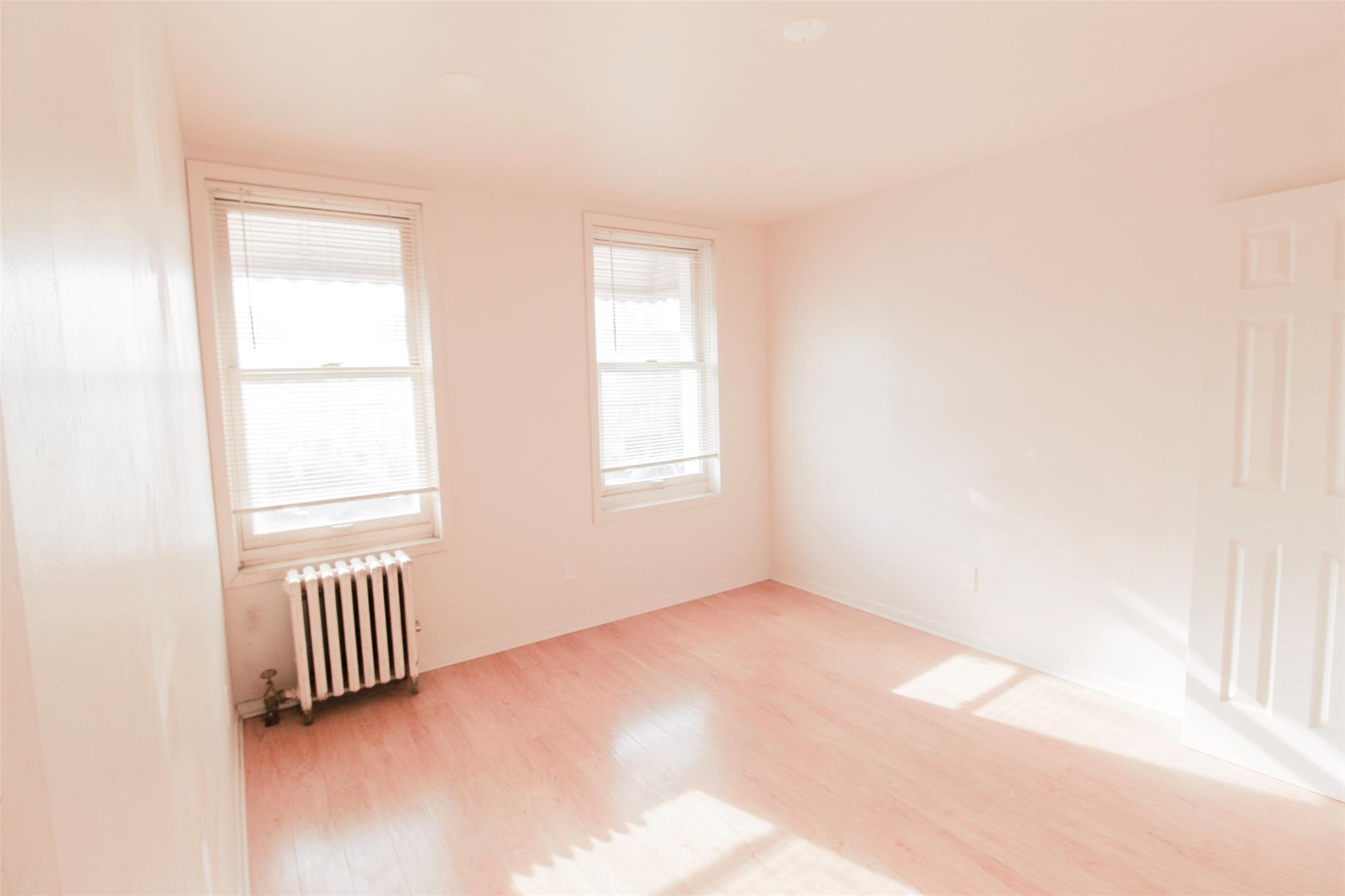 Single Family Hollywood  Bronx, NY 10465, MLS-849760-4