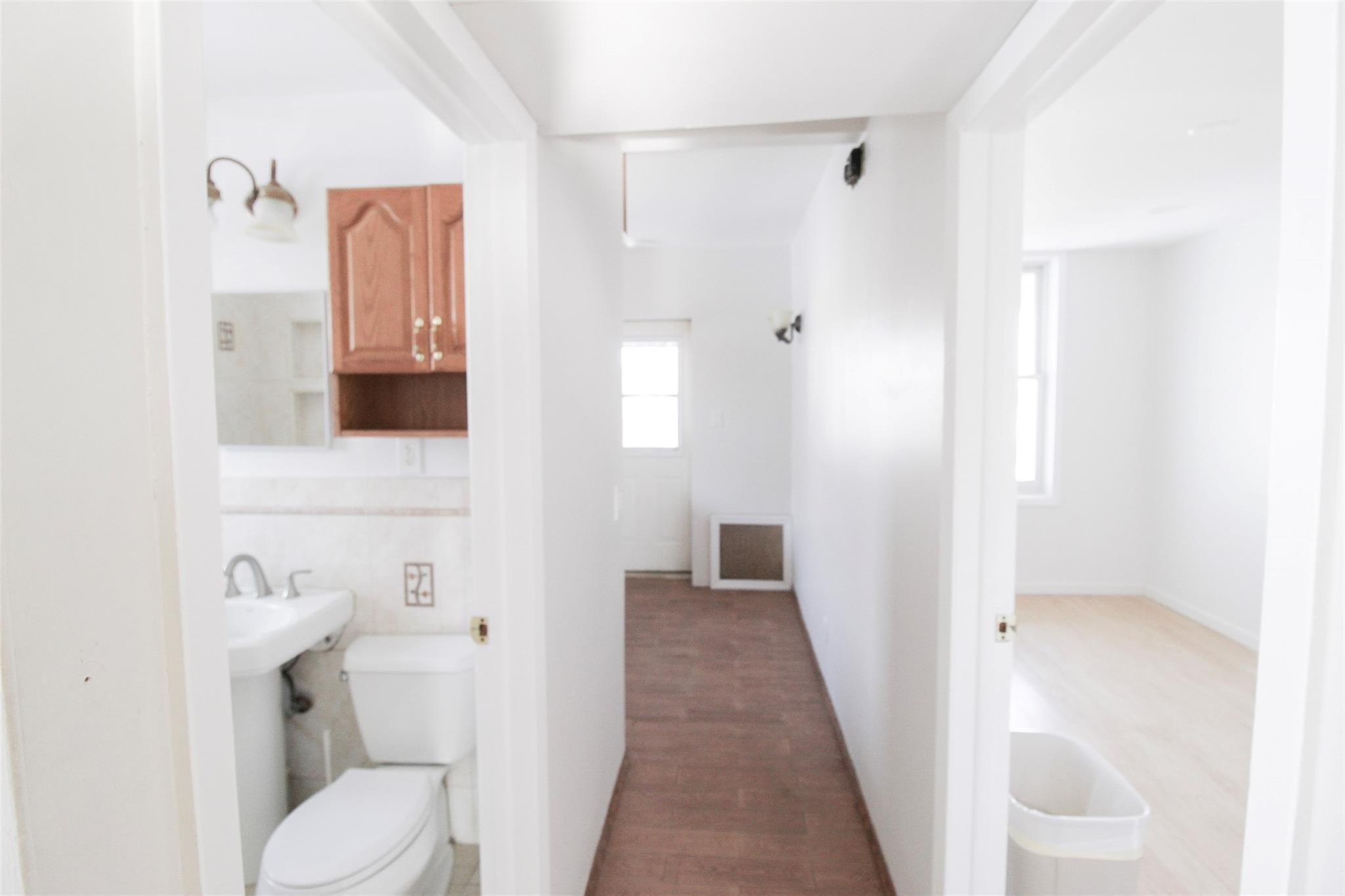 Single Family Hollywood  Bronx, NY 10465, MLS-849760-6