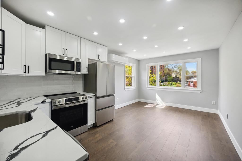 Single Family 252nd  Bronx, NY 10471, MLS-849771-18