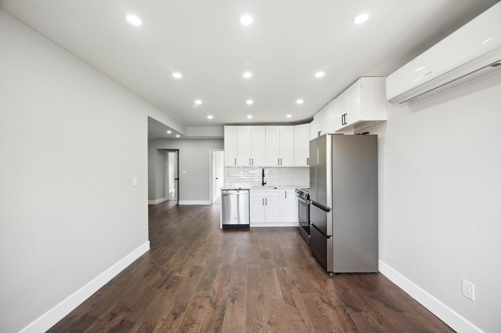 Single Family 252nd  Bronx, NY 10471, MLS-849771-22