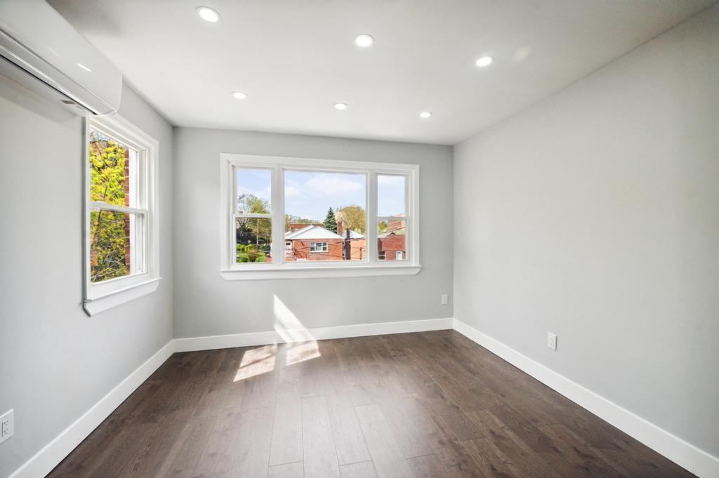 Single Family 252nd  Bronx, NY 10471, MLS-849771-23