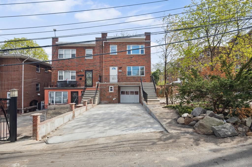 Single Family 252nd  Bronx, NY 10471, MLS-849771-3