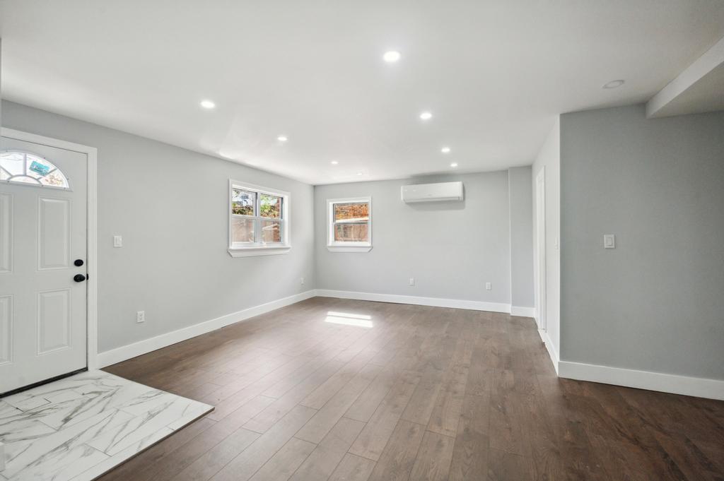 Single Family 252nd  Bronx, NY 10471, MLS-849771-31