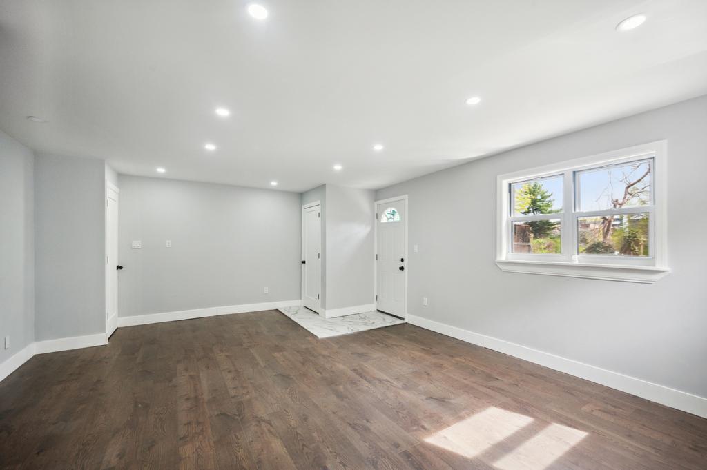Single Family 252nd  Bronx, NY 10471, MLS-849771-34