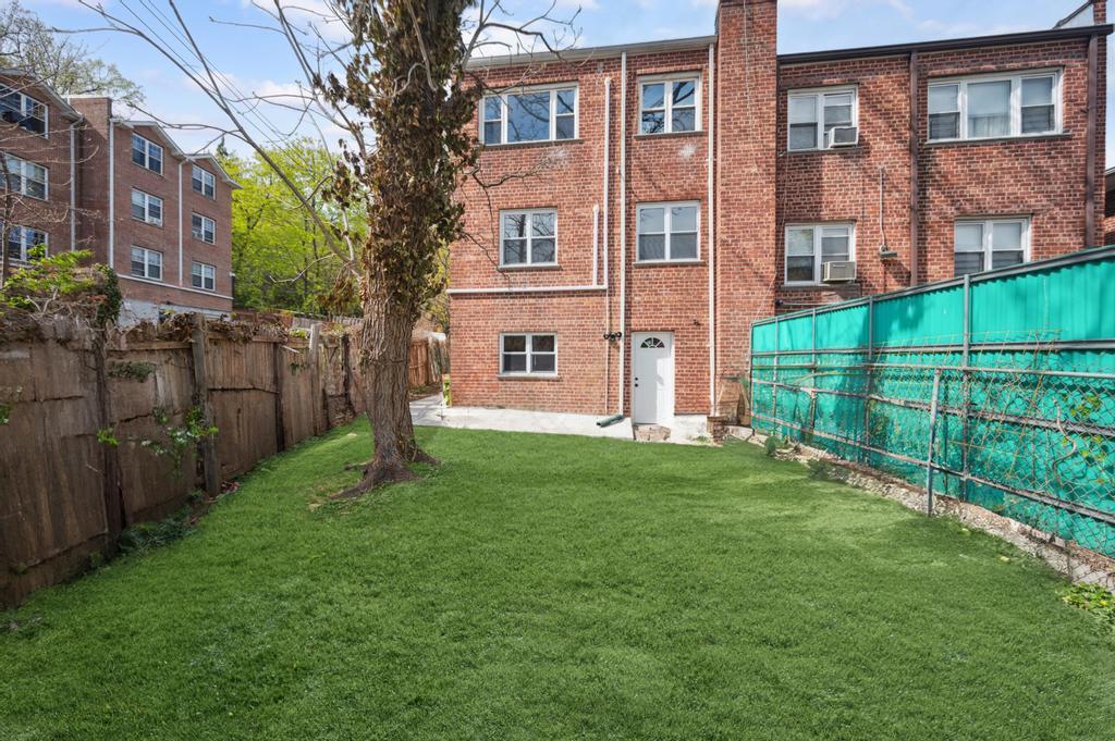 Single Family 252nd  Bronx, NY 10471, MLS-849771-37