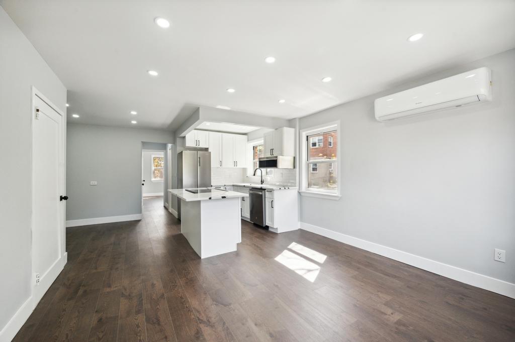 Single Family 252nd  Bronx, NY 10471, MLS-849771-5